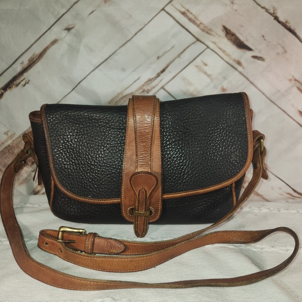 Vintage Dooney & Bourke AWL Navy Tan Leather Crossbody Shoulder Bag USA Classic